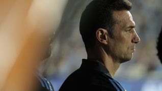 Lionel Scaloni ya tendría definidos 24 de los 26 futbolistas que disputarán el Mundial 2026 con la Selección Argentina. Lionel Scaloni ya tendría definidos 24 de los 26 futbolistas que disputarán el Mundial 2026 con la Selección Argentina.