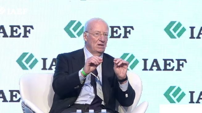 El Ceo de Techint recibió un reconocimiento en el evento de IAEF.