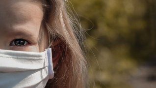 Los menores de diez años y los adultos mayores son los más afectados por este virus.