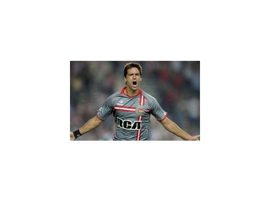 Hernán Rodrigo López convirtió tres goles y fue uno de los protagonistas del partido.