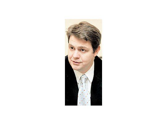 Para el economistade BNPParibas, Rafaelde la Fuente, laArgentinanecesita mayordecisiónpolítica,aunque no veintención decambiar eltimón enCristina deKirchner.