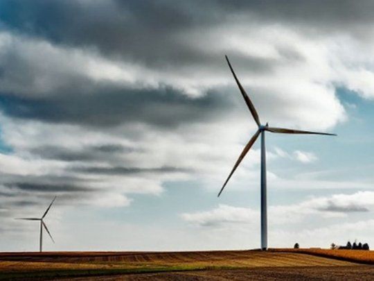 Los inversores apuestan por las energías renovables pero no lo suficiente para una reconversión. 