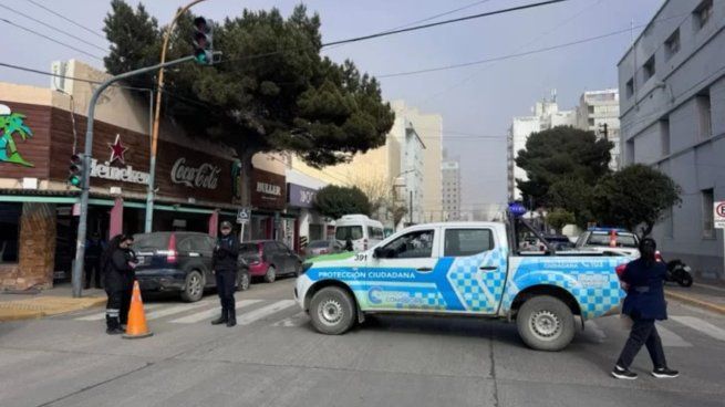 Máxima tensión en Comodoro Rivadavia por el intento de suicidio de un vecino