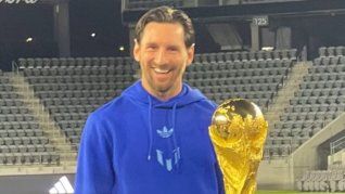 El reencuentro de Lionel Messi con la Copa del Mundo original