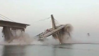 Derrumbe de un puente en India