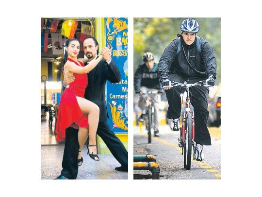 MARCA PAÍS. El tango, ícono porteño y marca nacional. Hay varios sitios para aprender a bailar o para presenciar un espectáculo al ritmo del 2 x 4. La bicicleta (derecha) es una buena alternativa para recorrer la City.