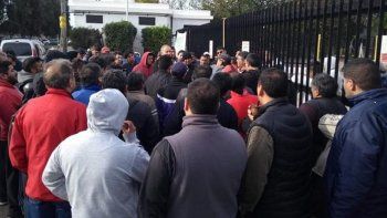 la panificadora alijor cerro su planta y peligran 240 empleos
