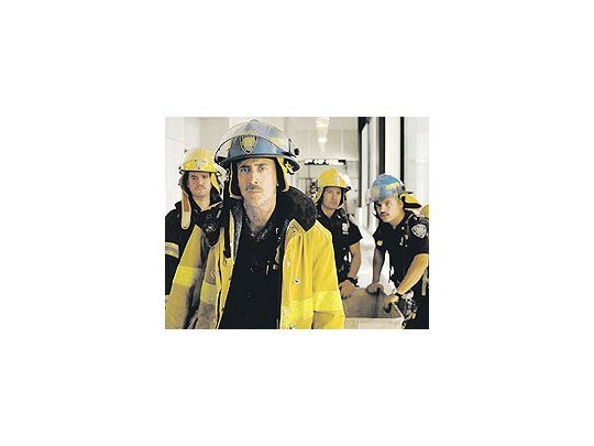 Nicolas Cageinterpreta aun jefe debomberossocorristasen «WorldTradeCenter» deOliver Stone,el primer filmque se ocupaíntegramentedel derrumbede las TorresGemelas.