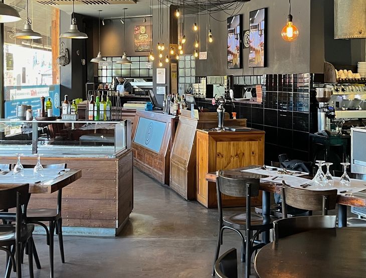 El salón de El Retorno en Villa Adelina invita a celebrar el 9 de Julio con calidez y tradición. El salón de El Retorno en Villa Adelina invita a celebrar el 9 de Julio con calidez y tradición.