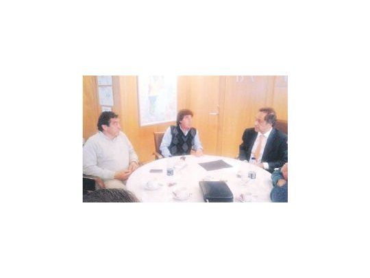 Daniel Scioli recibió ayer a Pablo Micheli, de la CTA disidente, y a Hugo “Cachorro” Godoy, de ATE, dos sindicalistas de postura anti-K.