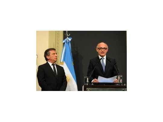 -El canciller Héctor Timerman anunció junto al gobernador de Entre Ríos, Sergio Urribarri.