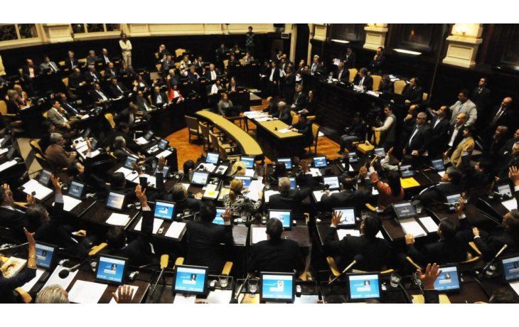 Legislatura bonaerense busca convertir en ley la paridad de género