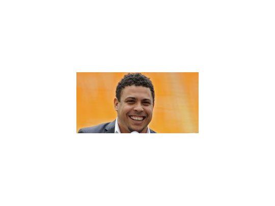 En busca de más historia. Ronaldo sonríe porque será parte en la organización del Mundial 2014.