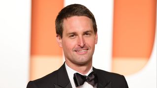 Evan Spiegel, fundador de Snapchat, se convirtió en multimillonario a los 25 años.