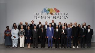 Yamandú Orsi participó de la Cumbre en Defensa de la Democracia, con reuniones con Pedro Sánchez y Claudia Sheinbaum. Yamandú Orsi participó de la Cumbre en Defensa de la Democracia, con reuniones con Pedro Sánchez y Claudia Sheinbaum.