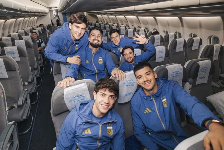 Lionel Scaloni comenzó a reunir al plantel mientras varios futbolistas se incorporarán directamente en suelo estadounidense. Lionel Scaloni comenzó a reunir al plantel mientras varios futbolistas se incorporarán directamente en suelo estadounidense.