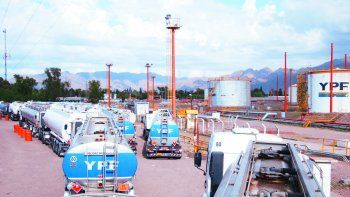controlada de ypf es acusada de competencia desleal y le debe a la petrolera $8.700 millones