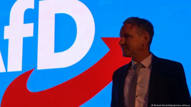 Björn Höcke, uno de los líderes del partido político Alternativa para Alemania, fue acusado por la Justicia de utilizar consignas Nazis.