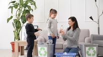 Hay muy buenos tips para reciclar con tus hijos.