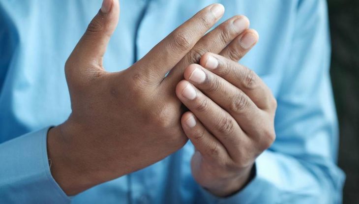 Eucalyptus reduces inflammation and improves joint mobility. Eucalyptus reduces inflammation and improves joint mobility.