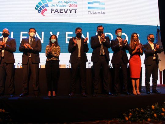 Con más de 1300 asistentes de todos los rincones del país, respetando los protocolos y recomendaciones establecidas por las autoridades sanitarias, cerró el Congreso Anual de FAEVYT en la ciudad de San Miguel de Tucumán.