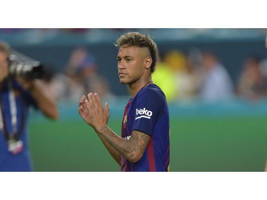 Neymar está en China y no se sabe si volverá a Barcelona o irá a París.