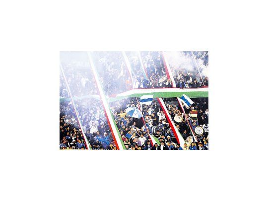 La hinchada de Vélez tiró mucha pirotecnia y fue filmada con algunos primeros planos, por lo que va a haber detenidos en las próximas horas.