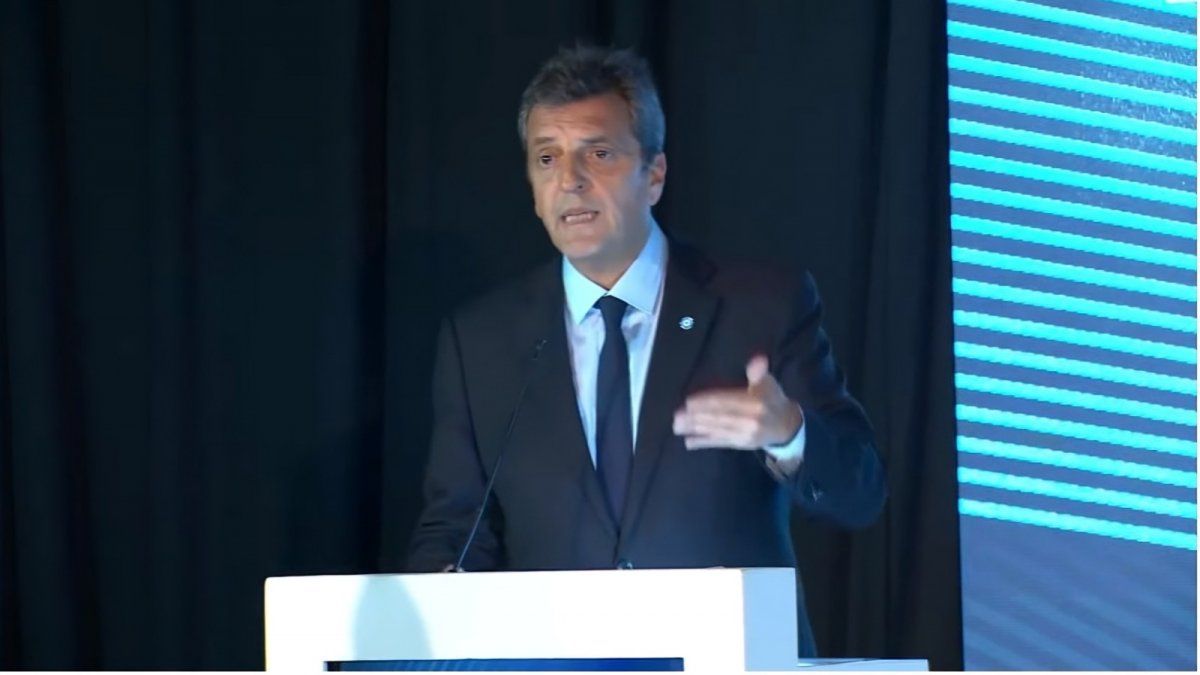 Sergio Massa crossed the oil companies and said that they cannot increase fuel more than 4.5%