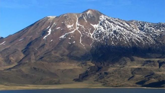 Neuquén activó un protocolo preventivo tras detectar una señal térmica inusual en el área del volcán Auca Mahuida.