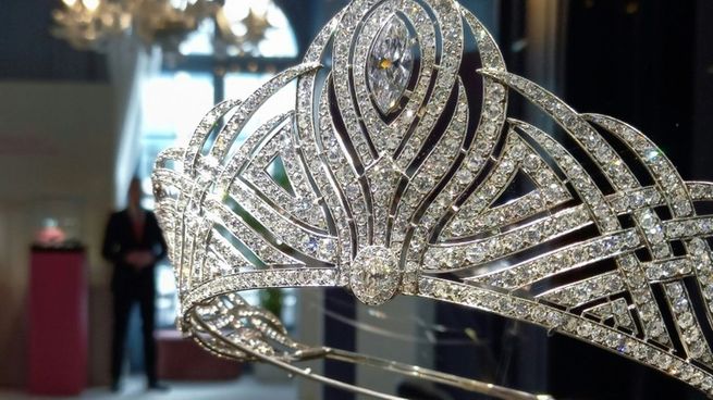 Tiara en subasta.jpg