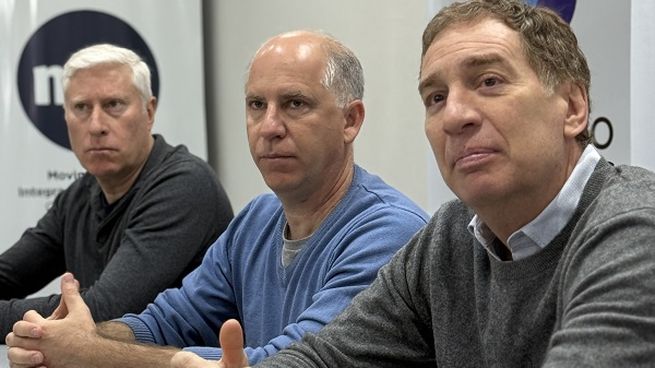 Diego Santilli protagonizó este sábado en Tres Arroyos la campaña de La Libertad Avanza junto a Oscar Liberman y Gustavo Coria ante el faltazo de José Luis Espert.