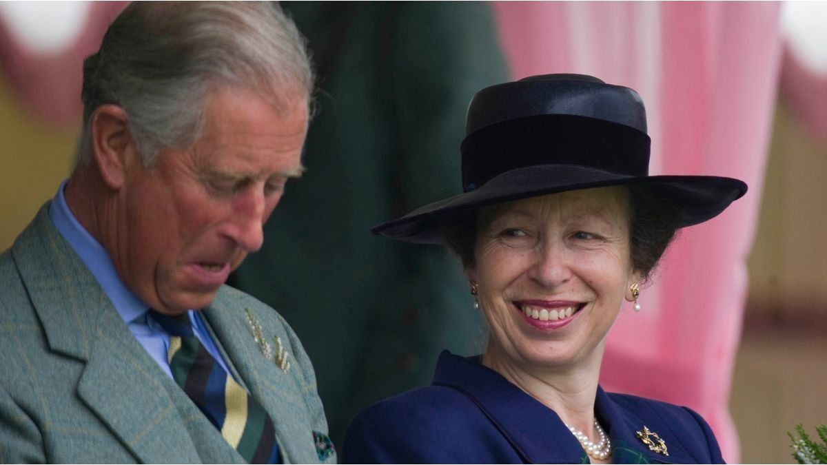 British Princess Anne hospitalized with head trauma