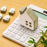 Solo con los gastos básicos un joven de entre 20 y 30 años necesita al menos $2 millones por mes. Solo con los gastos básicos un joven de entre 20 y 30 años necesita al menos $2 millones por mes.