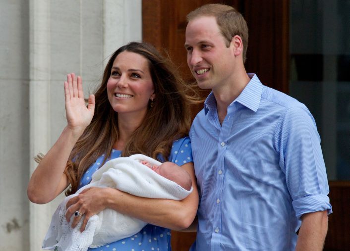 Guillermo y Kate presentaron a su bebé (foto 1)
