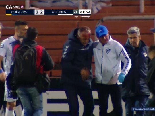 Un ayudante del cuerpo técnico de Quilmes fue herido por los proyectiles que se arrojaban de la tribuna.