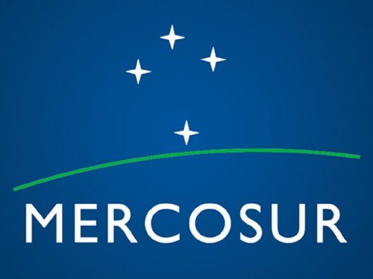 ¿Qué riesgos lleva bajar a la Argentina de las negociaciones de libre comercio que el Mercosur lleva adelante hoy?