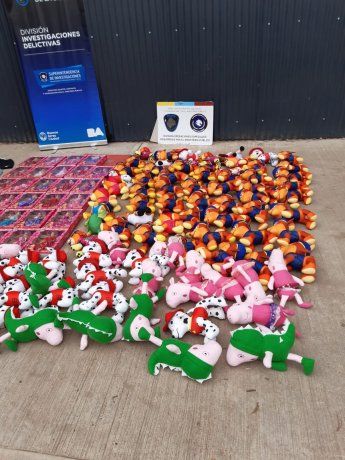 Mercadería incautada en Once.