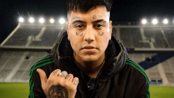 la inteligencia artificial creo la voz de duki en canciones iconicas