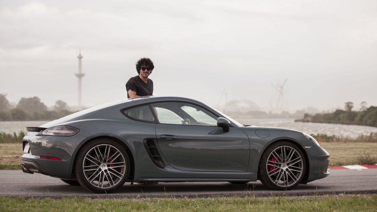 the unprecedented route of an Argentine through the automotive history of the German capital