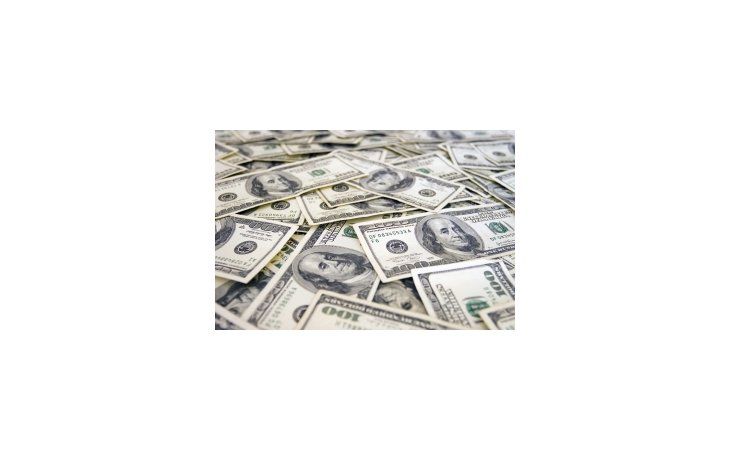 ámbito.com | Siguió la venta de aseguradoras y el contado con liqui se hundió 31 centavos. Dólar blue subió a $ 14,83