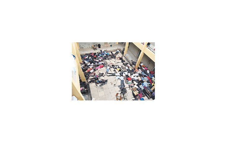 ámbito.com | La escalofriante imagen de los estudiantes asesinados en Kenia recorrió el mundo. Crece la indignación contra la barbarie yihadista.
