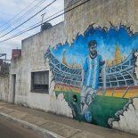 Obra mural que representa a Messi con la camiseta argentina, ubicada en la calle 1.º de Mayo Obra mural que representa a Messi con la camiseta argentina, ubicada en la calle 1.º de Mayo
