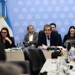 Los libertarios se ilusionan con posponer la sanción de la ley de leyes. Los libertarios se ilusionan con posponer la sanción de la ley de leyes.