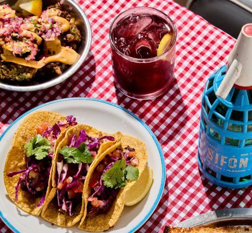 Este lugar ofrece una gran variedad de alternativas para probar el picante. Este lugar ofrece una gran variedad de alternativas para probar el picante.