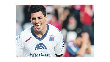 ámbito.com | Román Martínez grita a boca llena. Tigre le ganó un partido clave a San Lorenzo y está fuera de la zona de descenso y promoción, y a un punto de Boca.