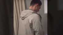 Sudáfrica: indignación por el video de un estudiante blanco orinando la notebook de un compañero negro