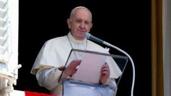 El papa Francisco se salió de su discurso para hablar de las mujeres.
