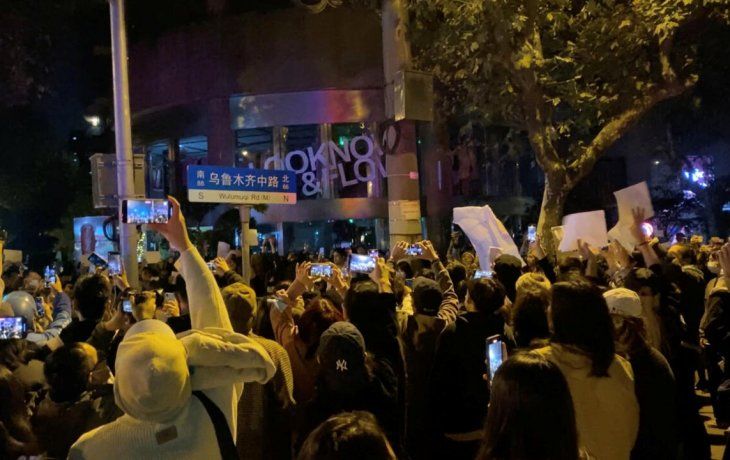 Protestas en China contra el confinamiento determinado tras el récord de casos de Covid-19-