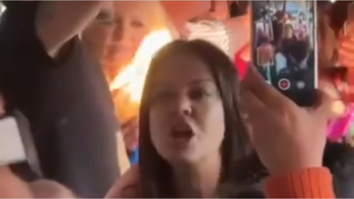The Government denounced “institutional violence” against Sandra Petovello in the Aeroparque bus