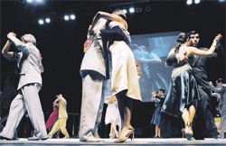 El Festival y Mundial de Tango tuvo a más de 500 parejas en sus escenarios. Para los extranjeros amantes del tango es una cita obligada.